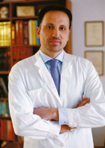 Dr Konstantinos Makrypidis, specialista in chirurgia facciale ad Atene